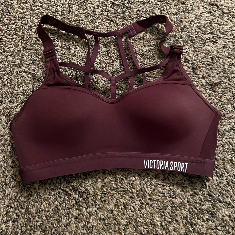 BNWOT Victoria Secrets Sports Bra.  32B